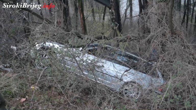 Izvlačenje BMW-a iz provalije – Široki Brijeg 16.3.2018.