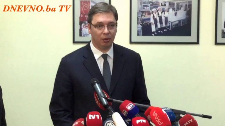 Aleksandar Vučić – Srbi ne razbijaju table na latinici